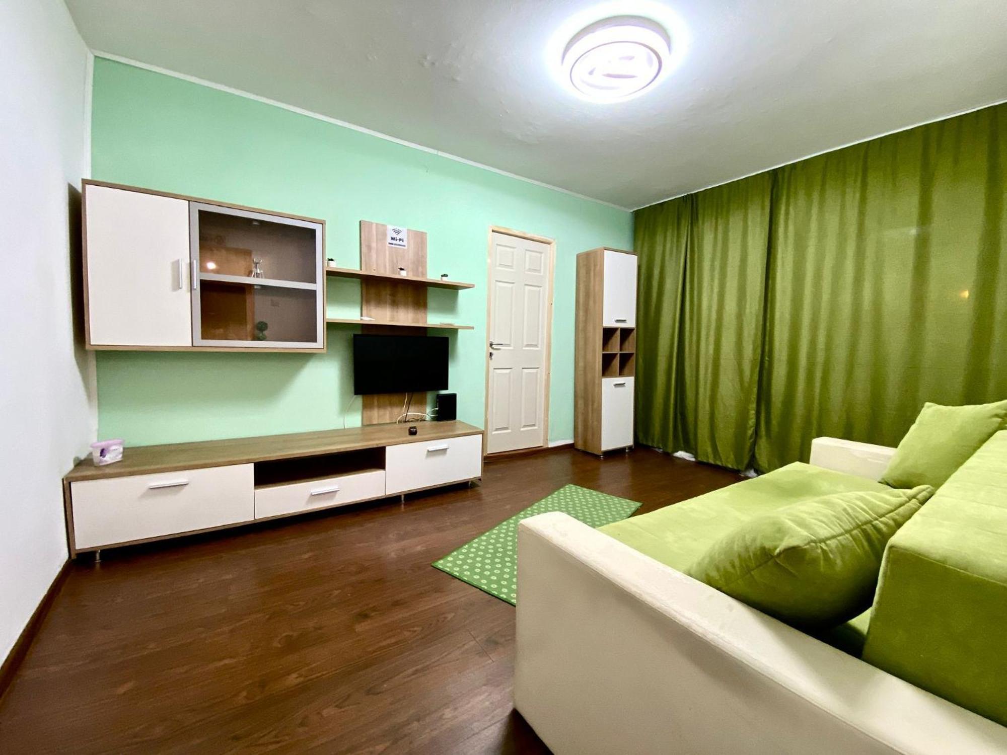 Twins 2 Apartment Ploiesti